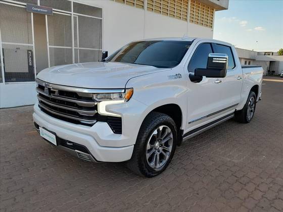 CHEVROLET SILVERADO 5.3 V8 GASOLINA 1500 HIGH COUNTRY 4X4 AUTOMÁTICO